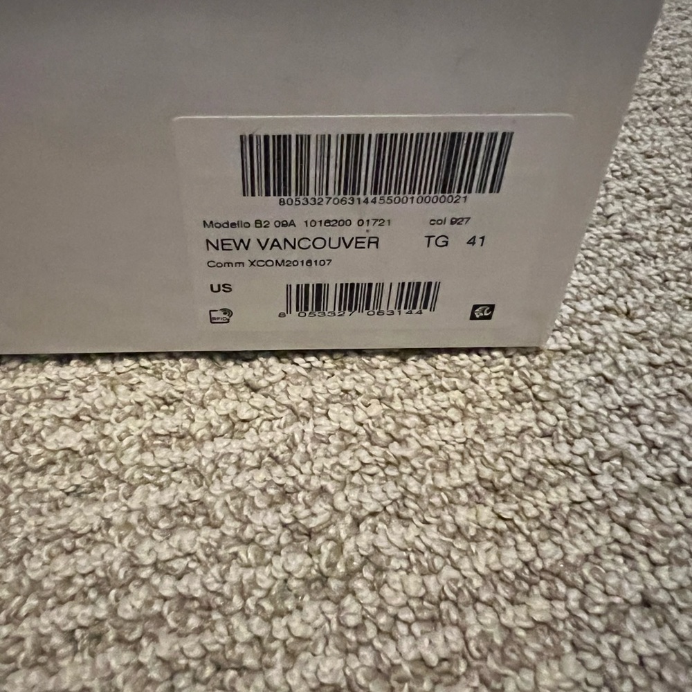 Moncler Men’s New Vancouver Shoes size US 41 - Picture 9 of 10